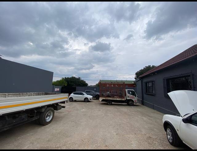 991M² WAREHOUSE TO LET IN MARAISBURG